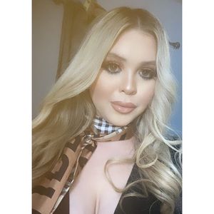 Meet your Posher, Abby